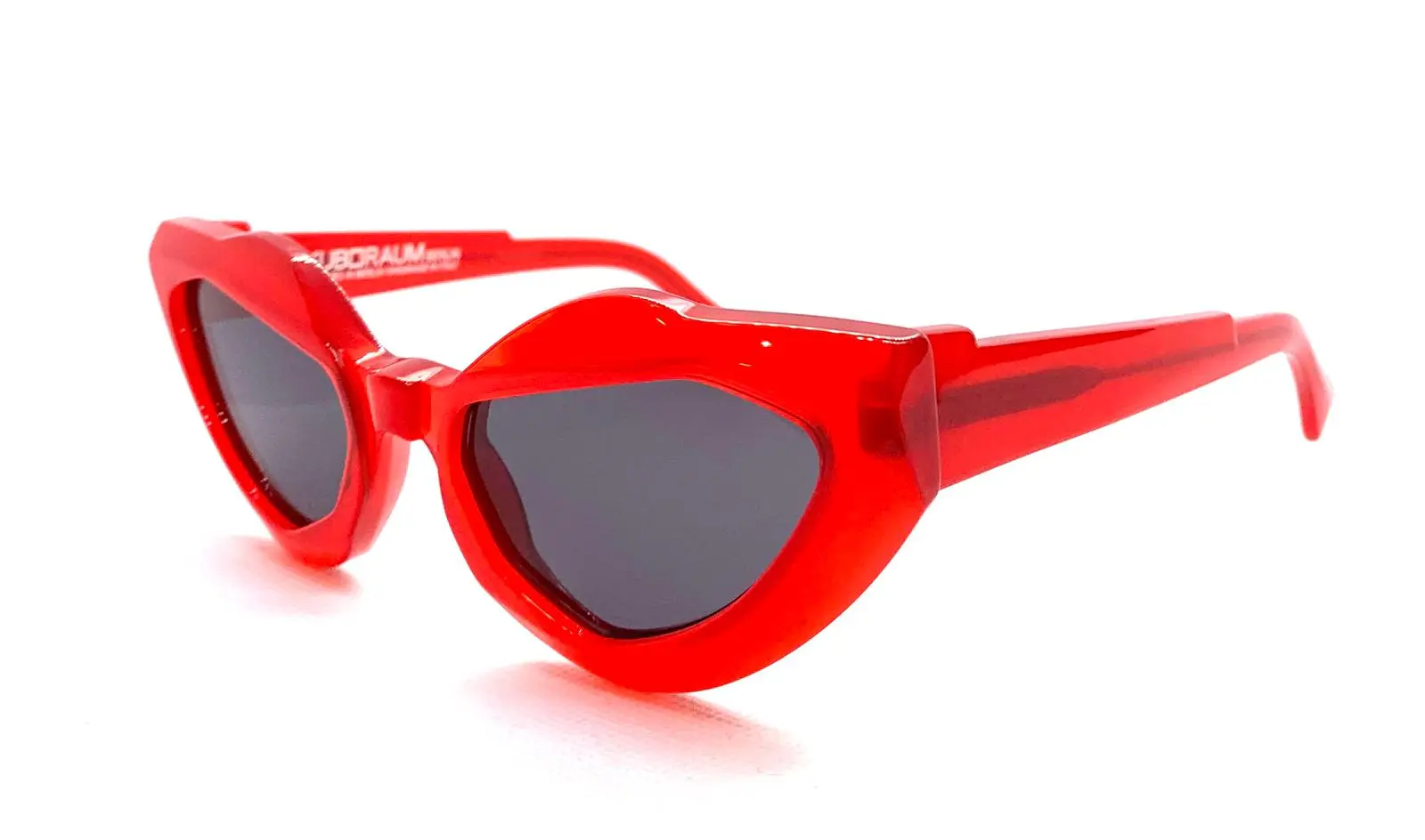 kuboraum-maske_y8-rd-occhiali-da-sole_savarese-ottica_2.webp